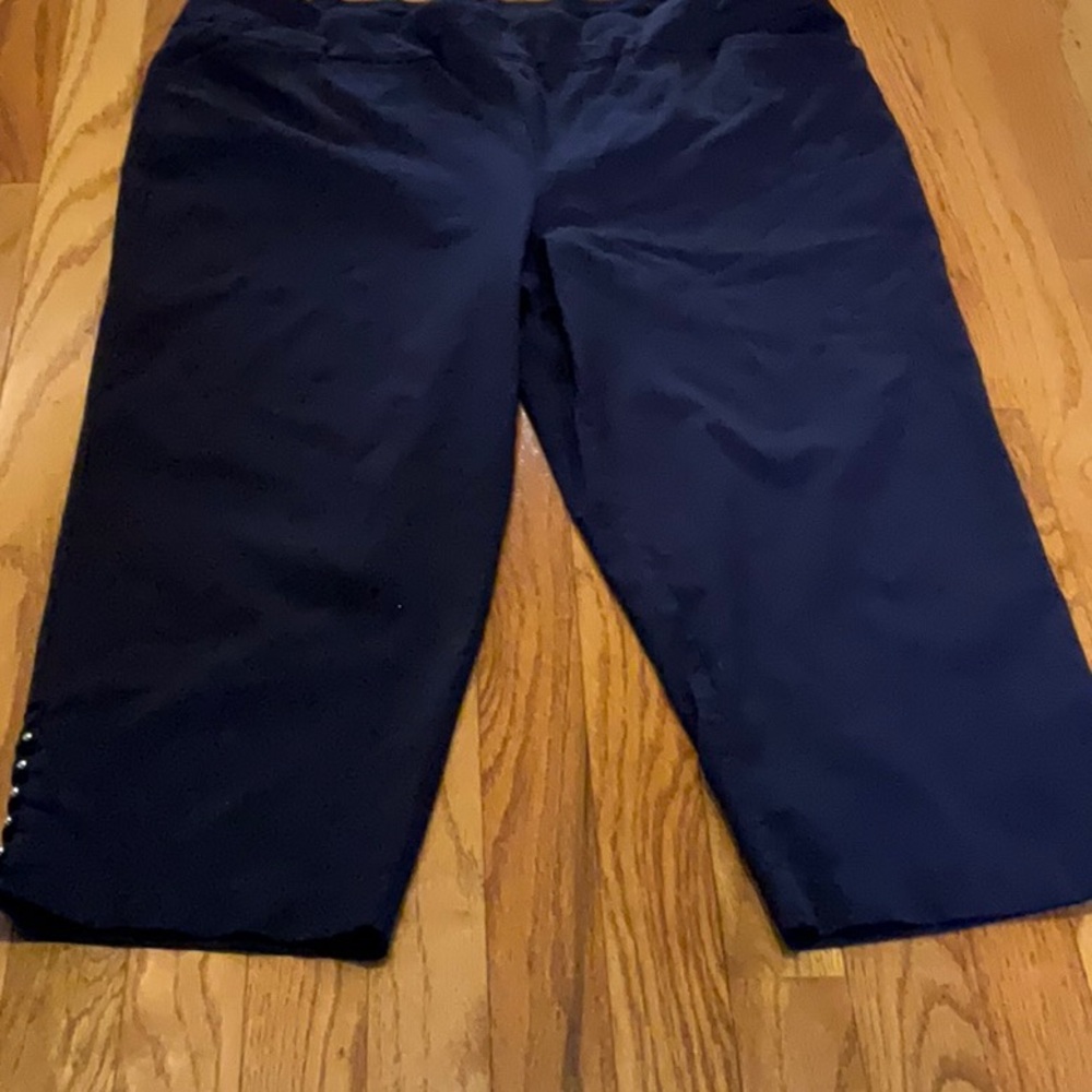 Avenue~Wide Leg Capris~💙🖤